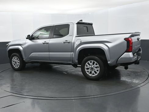 Used 2024 Toyota Tacoma SR5 w/ SR5 Upgrade Package image 3