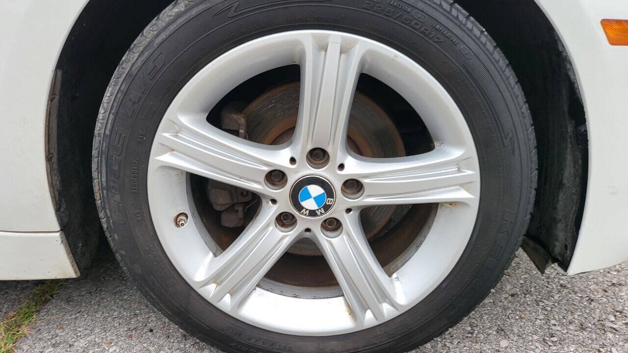 Used 2015 BMW 320i Sedan RWD image 34