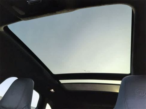 Used 2024 Jaguar F-PACE SVR image 18