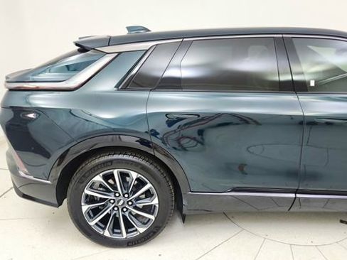 Used 2024 Cadillac Lyriq Sport image 7