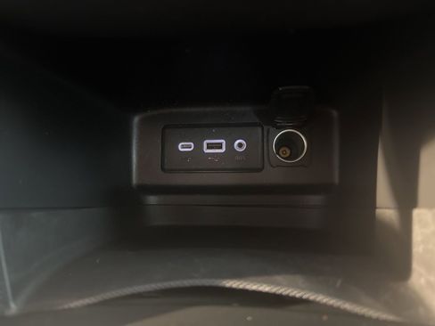 Used 2021 Chevrolet Equinox LT image 28