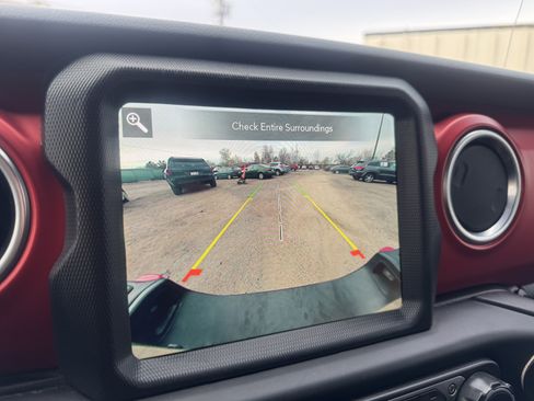 Used 2020 Jeep Gladiator Rubicon image 25