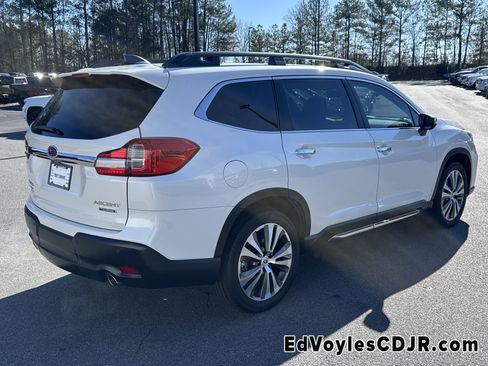 Used 2022 Subaru Ascent Touring image 3