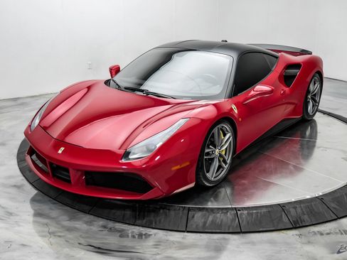 Used 2017 Ferrari 488 GTB RWD image 7