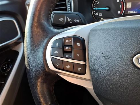 Used 2022 Ford Explorer XLT w/ Equipment Group 202A image 30