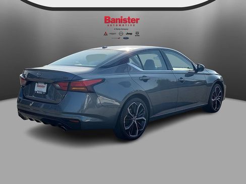 Used 2024 Nissan Altima 2.5 SR FWD image 4