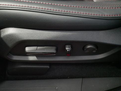 Used 2025 Honda Pilot Black Edition image 20