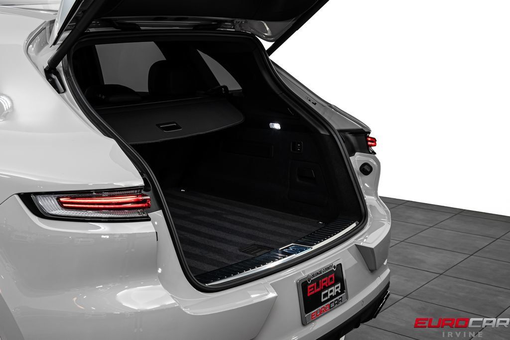 Used 2025 Porsche Cayenne AWD/4WD image 16
