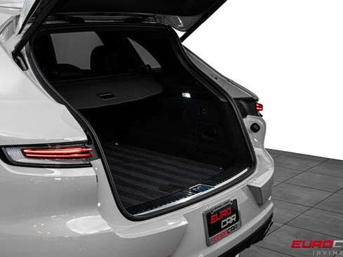 Used 2025 Porsche Cayenne AWD/4WD image 16