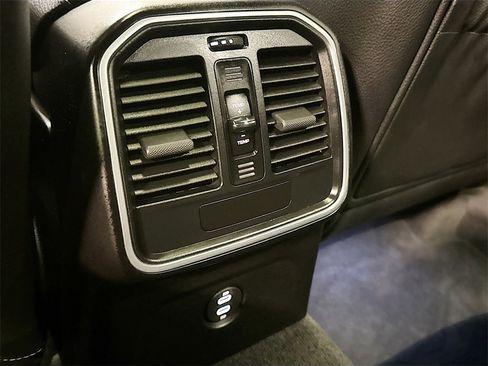 Used 2022 Porsche Macan image 30