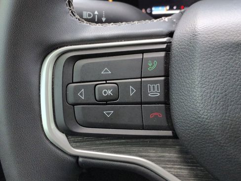Used 2022 Jeep Wagoneer Series II AWD/4WD image 26