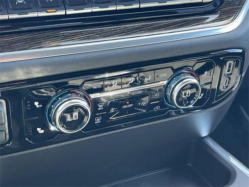 New 2026 GMC Sierra 1500 Elevation w/ LPO, Elevation Black Package image 19