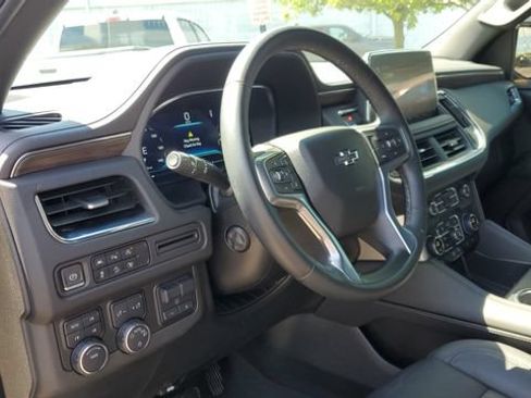 Used 2023 Chevrolet Tahoe Z71 w/ Luxury Package AWD/4WD image 8