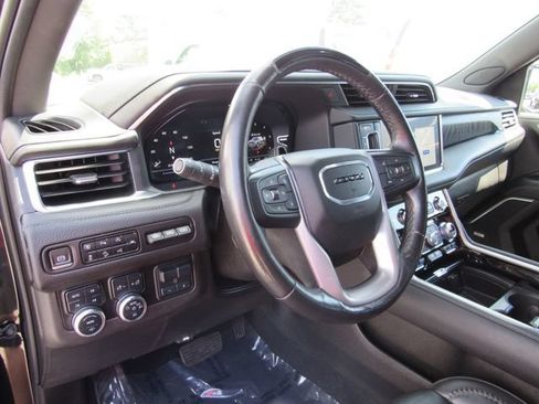 Used 2023 GMC Yukon XL Denali w/ Denali Reserve Package AWD/4WD image 14