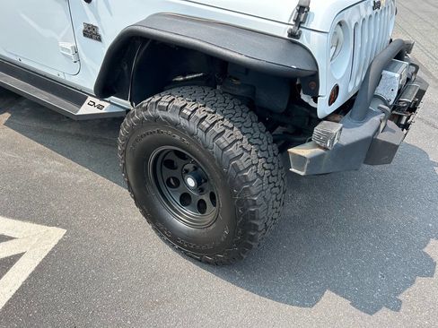 Used 2013 Jeep Wrangler Unlimited Sport image 7