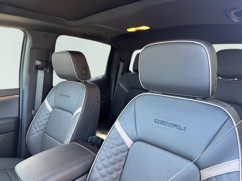 New 2026 GMC Canyon Denali AWD/4WD image 10