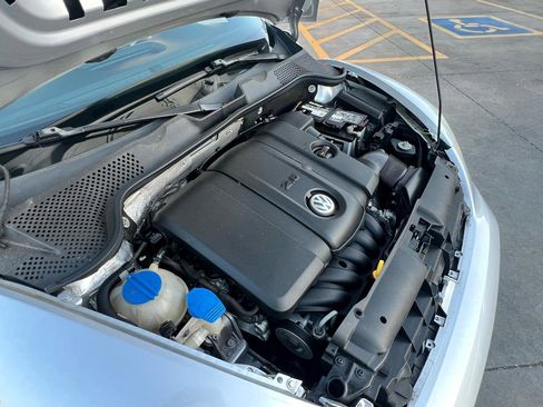 Used 2013 Volkswagen Beetle 2.5 FWD image 22