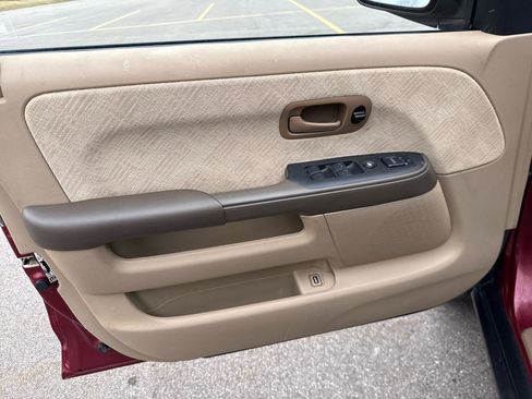 Used 2004 Honda CR-V LX image 9