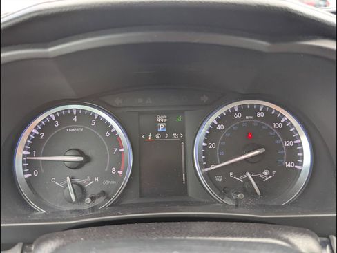 Used 2016 Toyota Highlander Limited FWD image 17