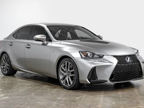 Used 2018 Lexus IS 300 F Sport w/ F Sport Package RWD image 7