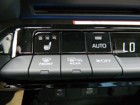 New 2026 Toyota Prius Plug-In Hybrid FWD image 12