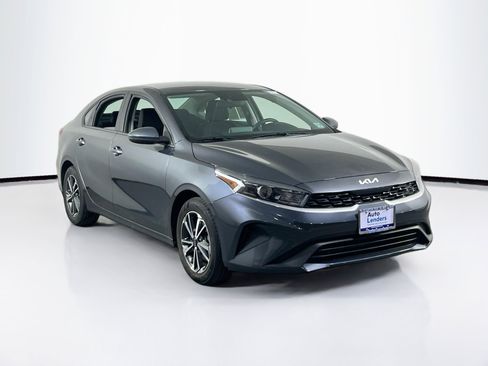 Used 2022 Kia Forte LXS image 3