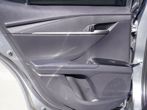 Used 2025 Toyota Camry SE w/ Convenience Package FWD image 12