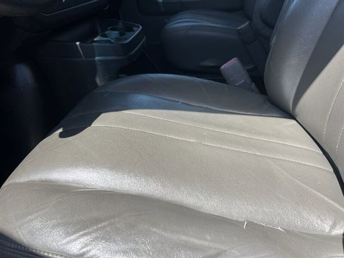 Used 2014 Chevrolet Express 2500 RWD image 8