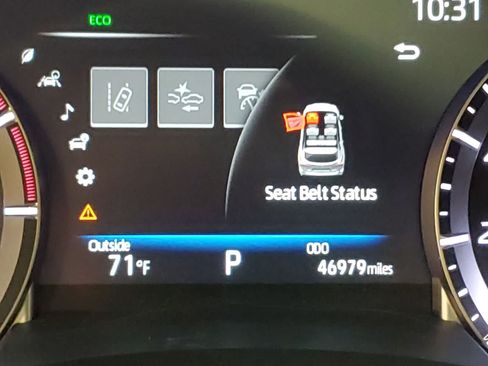 Used 2023 Toyota Highlander XLE FWD image 15