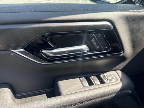 New 2026 GMC Yukon Denali w/ Sun & Power Step Package AWD/4WD image 13