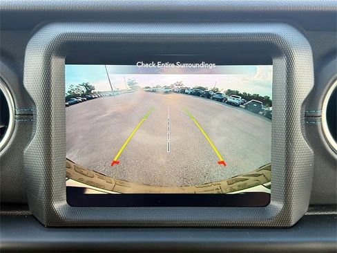 Used 2022 Jeep Wrangler Unlimited Rubicon 4xe image 34