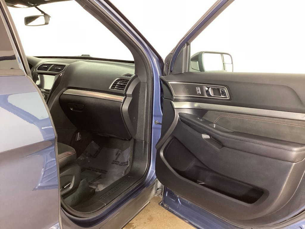 Certified 2018 Ford Explorer XLT w/ Equipment Group 202A AWD/4WD image 23