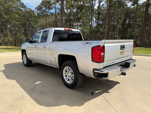 Used 2018 Chevrolet Silverado 1500 LT w/ Trailering Package image 3