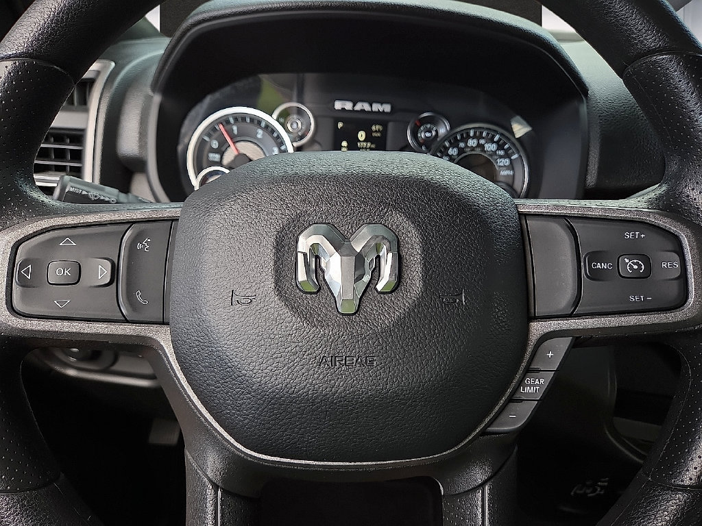 Used 2024 RAM 2500 Tradesman w/ Chrome Appearance Group AWD/4WD image 19