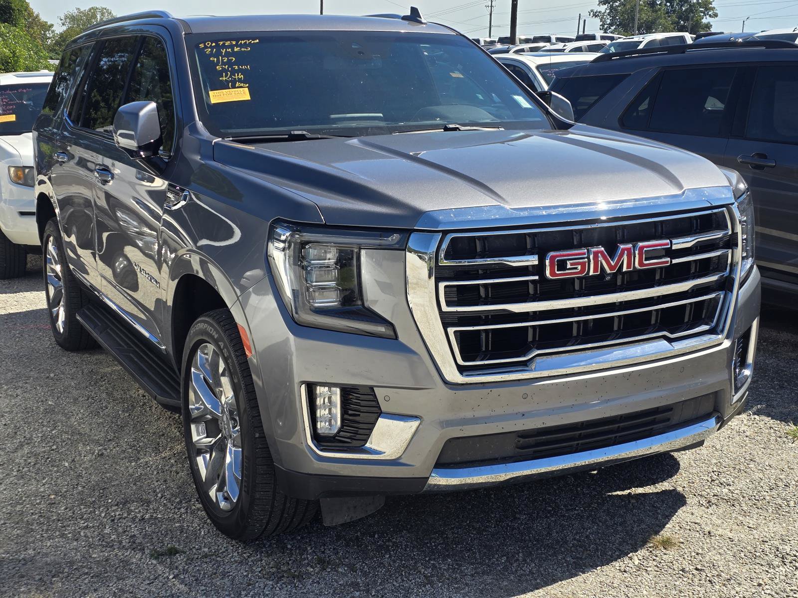 Used 2021 GMC Yukon SLT w/ SLT Premium Package AWD/4WD image 5