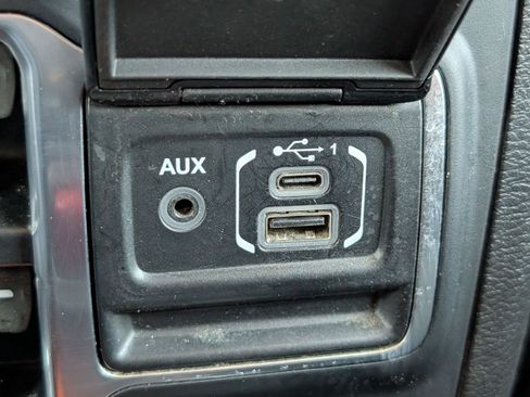 Used 2019 Jeep Wrangler Unlimited Sport S AWD/4WD image 18