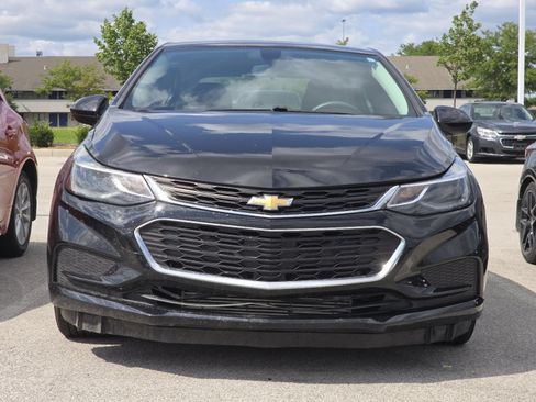 Used 2017 Chevrolet Cruze LT w/ Sun And Sound Package FWD image 3