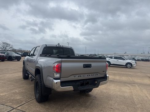 Used 2020 Toyota Tacoma TRD Off-Road image 17