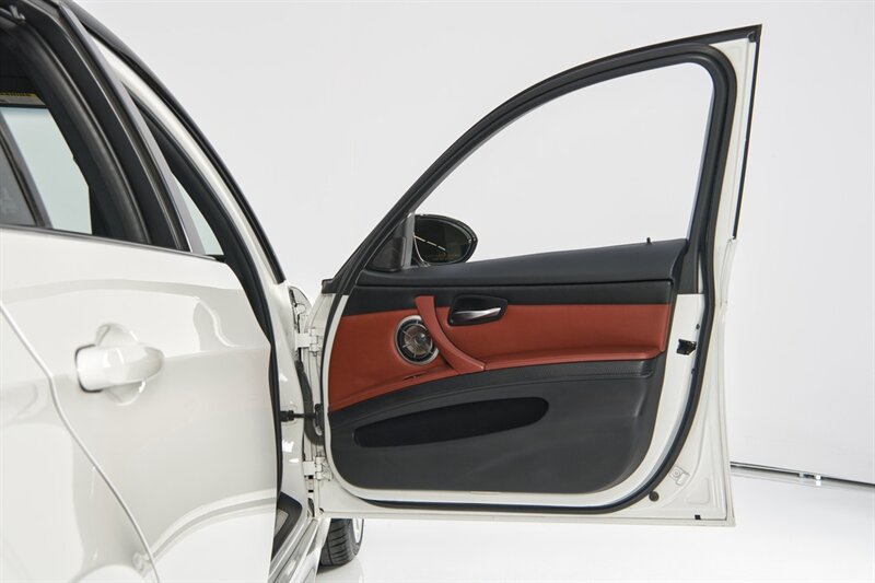 Used 2011 BMW M3 Sedan RWD image 33