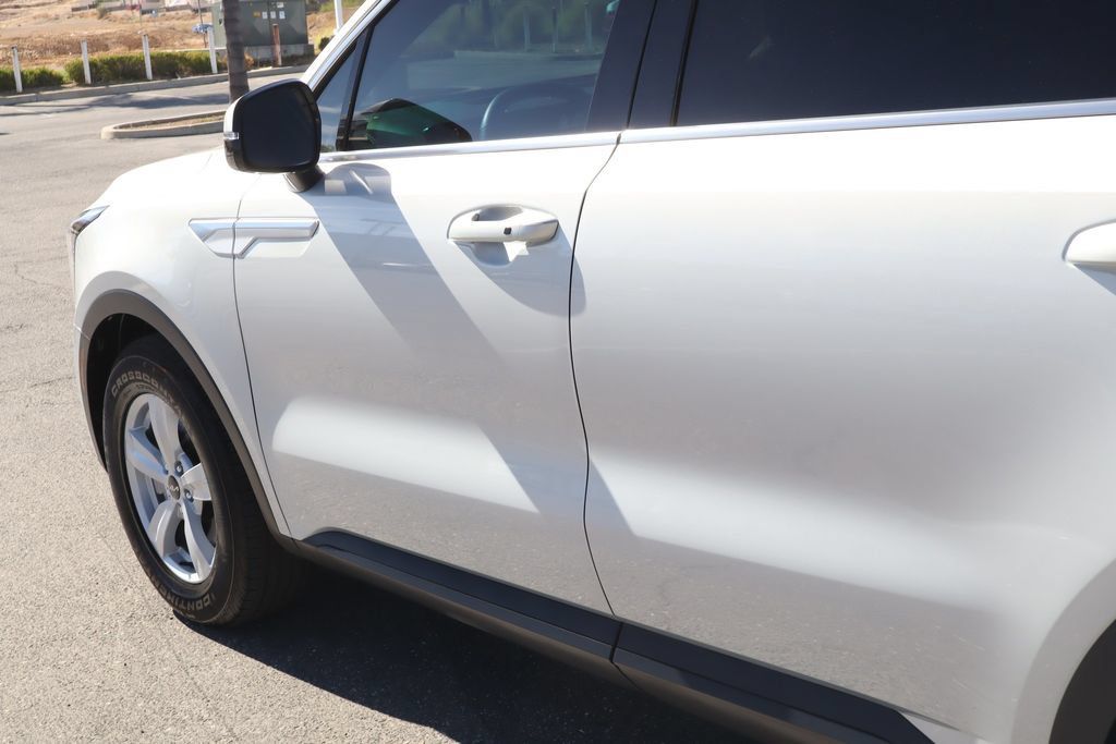 Used 2026 Kia Sorento LX FWD image 17