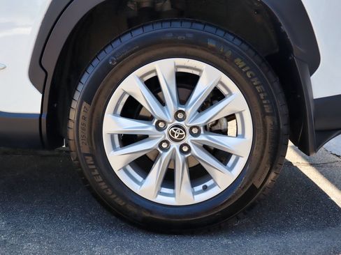 Used 2023 Toyota Corolla Cross LE AWD/4WD image 60