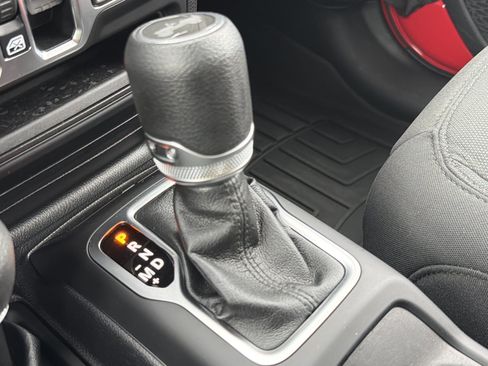 Used 2021 Jeep Wrangler Unlimited Sport AWD/4WD image 24