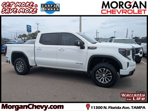 Used 2022 GMC Sierra 1500 AT4 w/ AT4 Premium Package AWD/4WD image 1