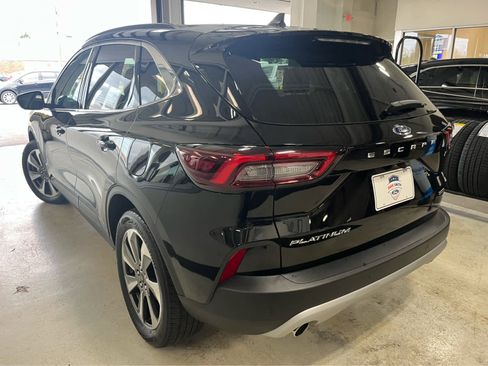 Used 2024 Ford Escape Platinum image 9