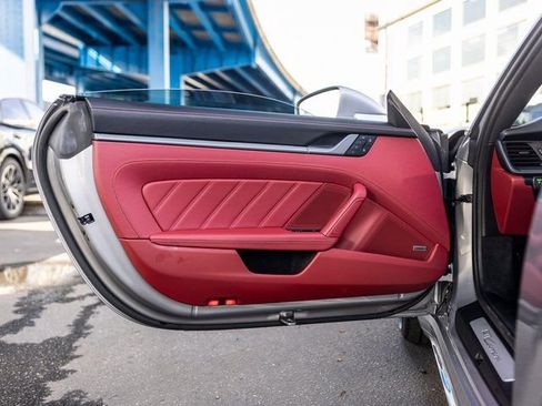 Certified 2025 Porsche 911 Carrera image 38