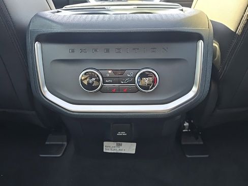 New 2025 Ford Expedition Max Platinum w/ Driver's Package image 26