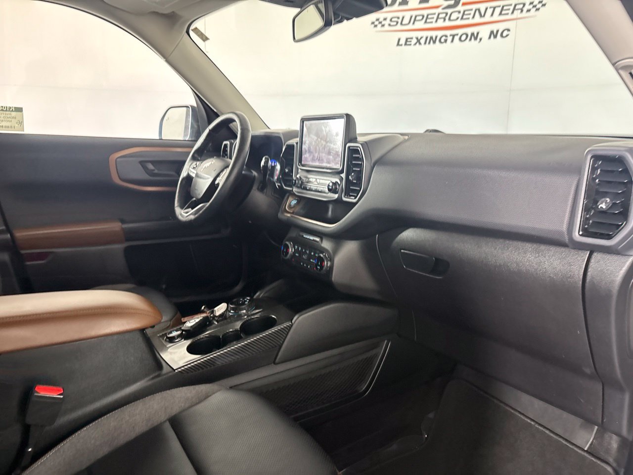 Used 2022 Ford Bronco Sport Outer Banks w/ Tech Package AWD/4WD image 30