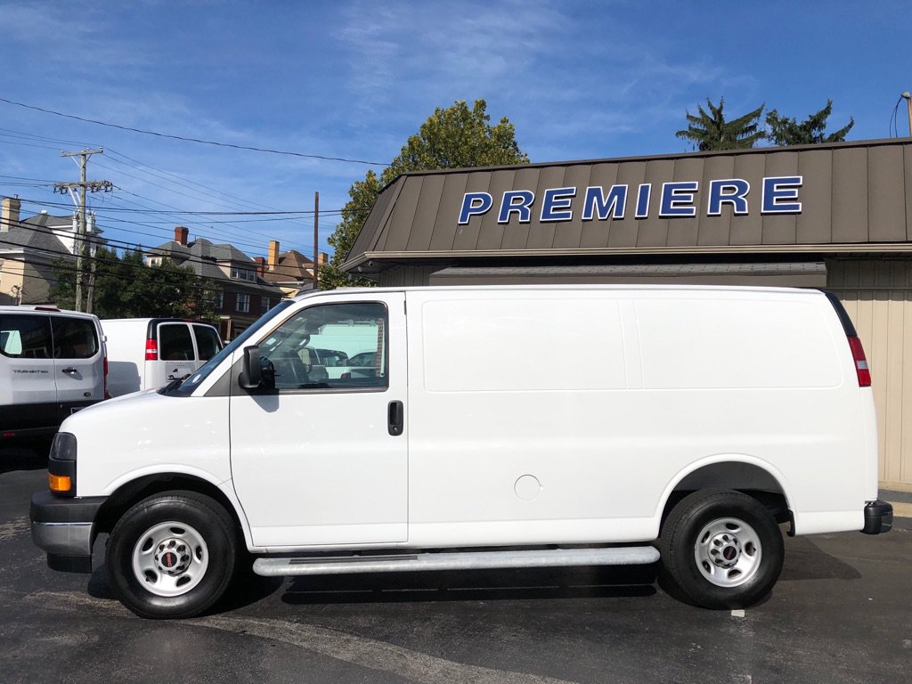 Used 2025 GMC Savana 2500 w/ Driver Convenience Package RWD image 3