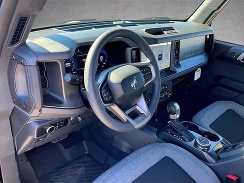 New 2025 Ford Bronco Base image 5