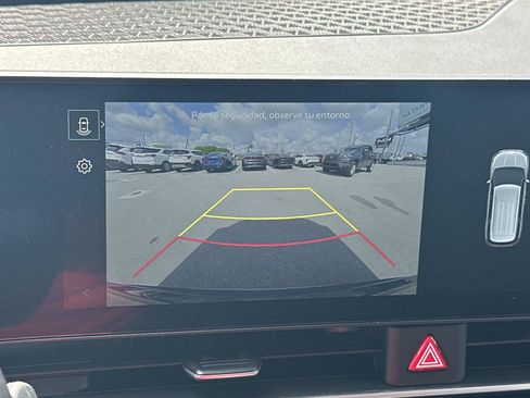 Used 2026 Kia Carnival FWD image 16